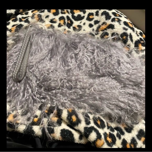 Patricia Nash Gray Lamb Fur Large Wrislet Handbag - Picture 7 of 7